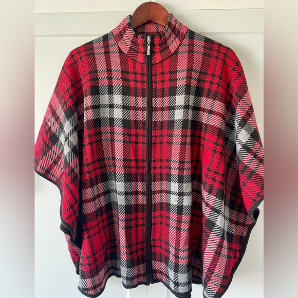 Allison Daley Jackets & Blazers - Allison Daly vintage sweater poncho